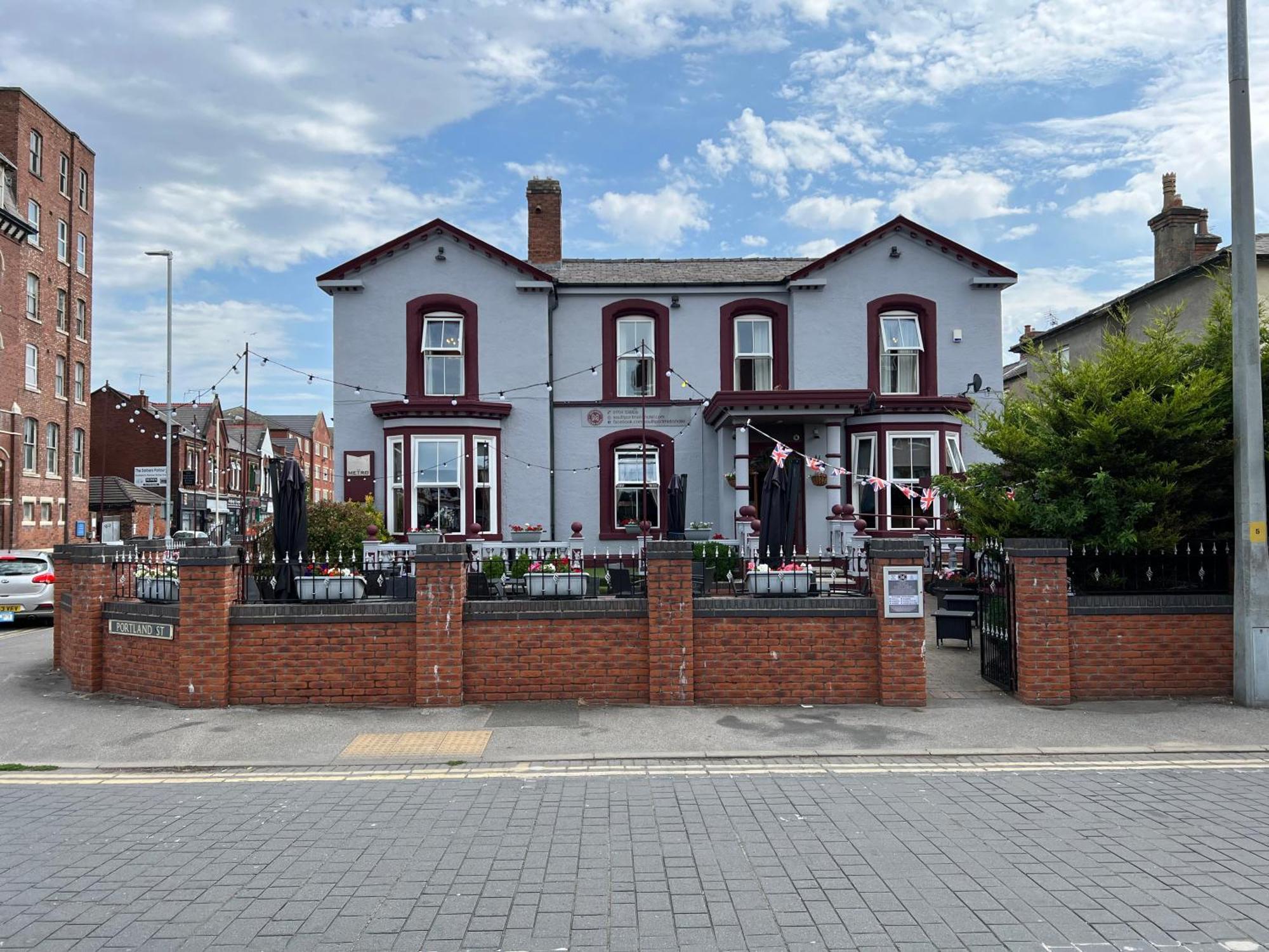 Southport Metro Hotel Exterior foto